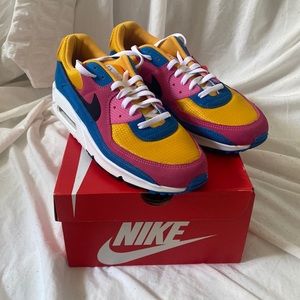 Nike air max 90. No original box. Like new. Men’s size 12